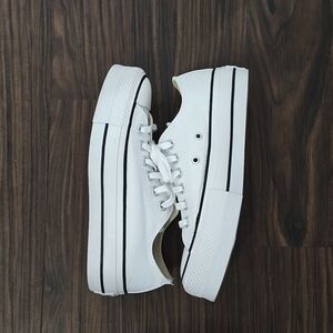 Converse Chuck Taylor Lift Low Top Canvas Shoe